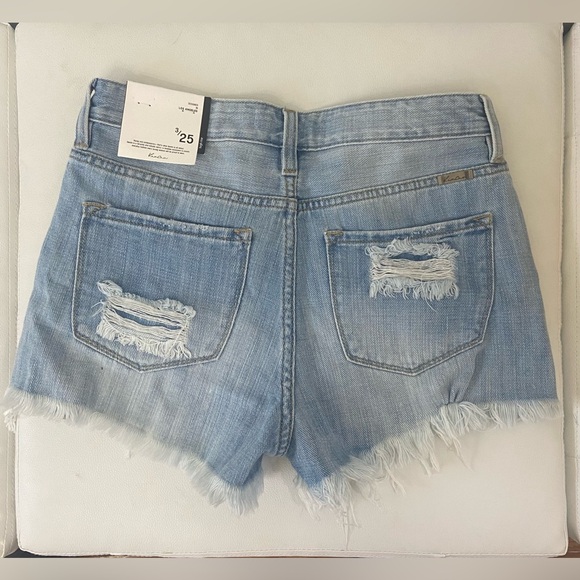 NWT Kancan Women’s mid rise distressed denim shorts ✨ - Picture 4 of 4